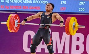 Tampil Sempurna, Lifter Rahmat Erwin Raih Emas & Pecahkan Rekor SEA Games