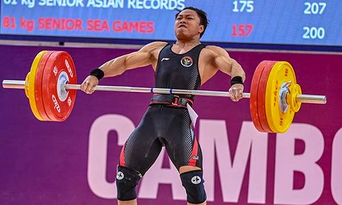 Tampil Sempurna, Lifter Rahmat Erwin Raih Emas & Pecahkan Rekor SEA Games