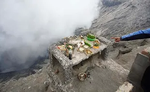 Viral Arca Ganesha di Gunung Bromo Hilang, Polisi Pastikan Jatuh ke Kawah