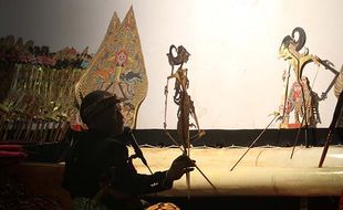 Wayang Kulit Menolak Punah Meski Tergerus Zaman