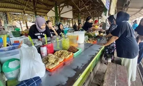 Asyiknya Berburu Kuliner di Pasar Sore Karangrandu Pecangaan Jepara