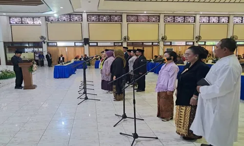 Inilah 12 Dekan dan Wakil Dekan Unisri Solo yang Dilantik