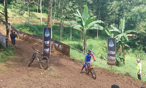 236 Pembalap Downhill Jajal Trek Salib Putih Salatiga, Ada yang dari Malaysia