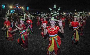 Rekor Muri Tari Dadas dan Bawo Dayak di Festival Budaya Isen Mulang Kalteng