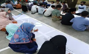 Kreatif! Begini Cara Siswa SDIT Nur Hidayah Solo Peringati Hardiknas 2023