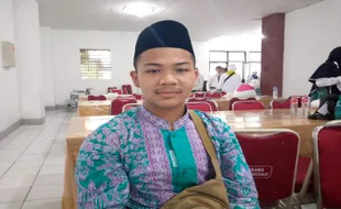 Kisah Syafiq, Lulus SMA Langsung Naik Haji, Senang dan Sedih Gantikan Ayah