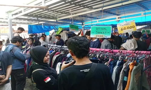 Pasar Pon Ambarawa, Tempat Kaum Milenial Berburu Pakaian Bekas Impor