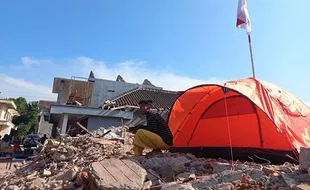 Warga Dirikan Tenda Pasca Eksekusi Lahan Terdampak Tol Solo-Jogja di Klaten