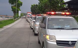 Pemkot Tangsel Kirim Puluhan Ambulans Jemput Korban Bus Terguling di Guci Tegal