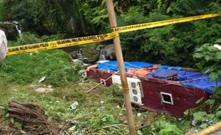 Terkait Penyebab Bus Masuk Sungai di Guci Tegal, Polisi segera Periksa Sopir