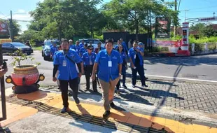 Jalan Kaki 1 Km, Rombongan Partai Demokrat Klaten Daftarkan 50 Bacaleg ke KPU