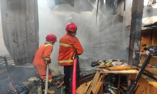 Mesin Oven Lupa Dimatikan, Gudang Mebel di Ambarawa Kebakaran