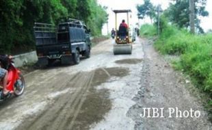 2.900 Km Jalan Daerah Siap Diperbaiki dengan Dana Rp15 Triliun