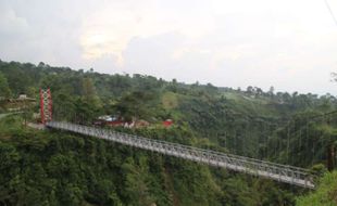 Berkah Jembatan Gantung Girpasang Klaten, Paket Bisa Diantar Langsung ke Rumah