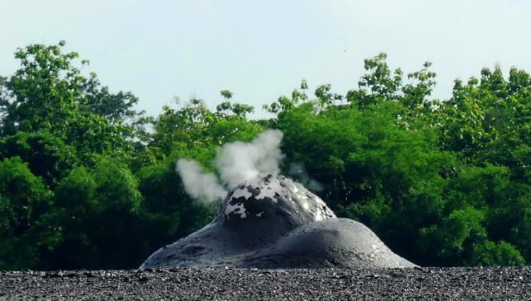 Legenda Jaka Linglung di Bledug Kuwu Grobogan