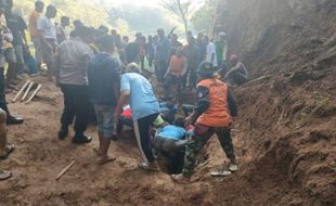 Perbaiki Talud Jalan di Kudus, 3 Pekerja Bangunan Meninggal Tertimbun Longsoran