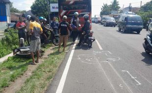 Adu Banteng Motor Vs  Bus di Jalan Wonogiri-Ngadirojo, 2 Pelajar SMK Meninggal