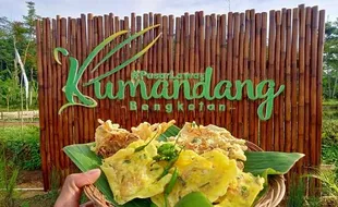 Bernostalgia dengan Jajanan Lawas di Pasar Kumandang Wonosobo