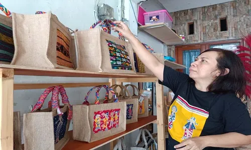 Aplikasikan Etos Kerja di Jepang, Pasutri Solo Raih Cuan dari Produk Tas Etnik