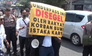 Uang Proyek Tak Dibayar, Korban Istaka Karya Segel Underpass Kentungan Sleman