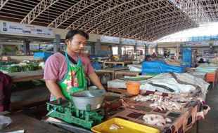 Harga Daging dan Telur Ayam Terus Naik! Pembeli Berkurang Drastis