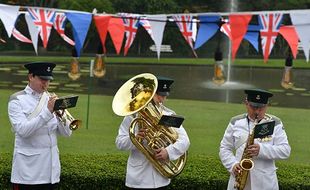 Rayakan Ultah Raja Charles III, Band Militer Inggris Tampil di Kebun Raya Bogor