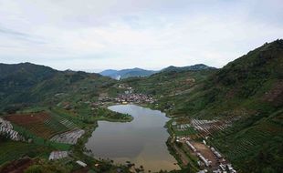 Cocok untuk Pendakian, Bukit Sikunir Tawarkan Golden Sunrise Terbaik