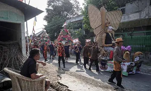 Diikuti Ribuan Warga, Kirab Grebeg Penjalin di Sukoharjo Berlangsung Meriah