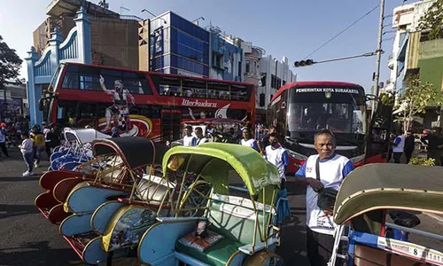 Perayaan HUT ke-13 Car Free Day Solo, Pemkot Luncurkan Becak Wisata