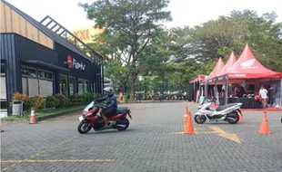 Honda Premium Matic Day di The Park Mall Solo Baru Full Seru