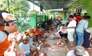 Penghuni Indekos di Solo Juga Kebagian Daging Hewan Kurban 