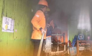 Anak Bermain Korek Api di Kamar, Rumah Warga Tumpang Krasak Jati Kudus Terbakar