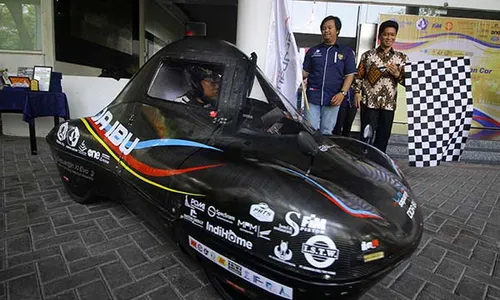 ITS Luncukan Mobil Hemat Energi Sapuangin XI Evo 3 di Surabaya