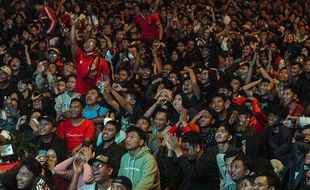 Nobar Indonesia Vs Argentina, Ribuan Warga Penuhi Jalan Depan Balai Kota Solo