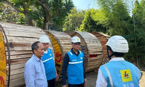 Pertama di Indonesia! PLN Bikin Konstruksi Kabel Bawah Tanah Kampus UGM