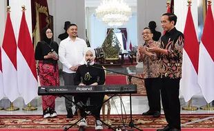 Momen Putri Ariani Peraih Golden Buzzer AGT Bernyanyi di Depan Presiden Jokowi