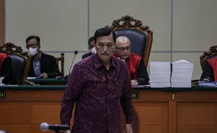 Luhut Beri Kesaksian di Sidang Haris Azhar & Fatia, Kasus Pencemaran Nama Baik