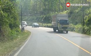 Biar Selamat, Ada Mitos Lempar Koin saat Melintas di Jalan Krumput Banyumas