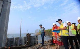 Atasi Rob dan Banjir, Pemkot Semarang Kebut Pemasangan Sheet Pile Tambak Lorok