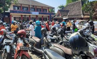 PPDB, Dissos Klaten Diserbu Warga Minta Surat Keterangan Miskin sesuai DTKS