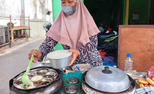 Tak Hanya saat Yaa Qawiyyu, Apam Jatinom Klaten Kini Bisa Dinikmati Saban Hari