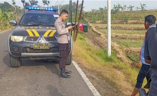 Hindari Tabrak Motor, Bus Terguling ke Persawahan Baturetno Wonogiri