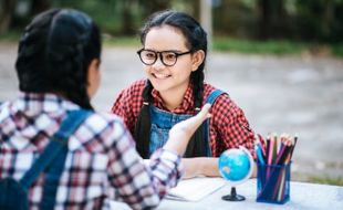 Biar Tak Punah, Bahasa Jawa Ditantang Tampil Kekinian di Medsos