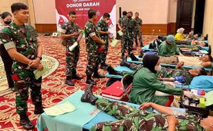 80 Peserta Ikuti Donor Darah di The Sunan Hotel Solo