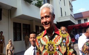 Tegas! Ganjar Pranowo Copot Kepala SMKN 1 Sale Rembang, Buntut Tarik Pungli