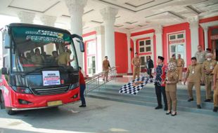 Sarasehan dengan Ganjar, 700-an Kades dan Sekdes Klaten Berangkat ke Semarang