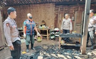 Masak Sayur Ditinggal Ngobrol, Dapur Rumah Warga Lansia Plupuh Sragen Terbakar