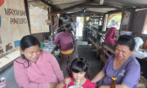 Alasan Warung Pak Suro Klaten Jual Mi Ayam Rp4.000/Porsi: Asal Bisa Ngliwet