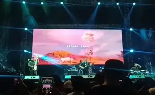 Lagu Akad dari Parade Hujan Menutup Hari Pertama Festival Lokananta 2023