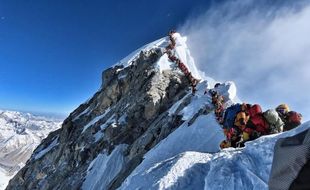 Diselamatkan dari Kematian di Everest, Pendaki Malaysia Tak Akui Jasa Pemandu